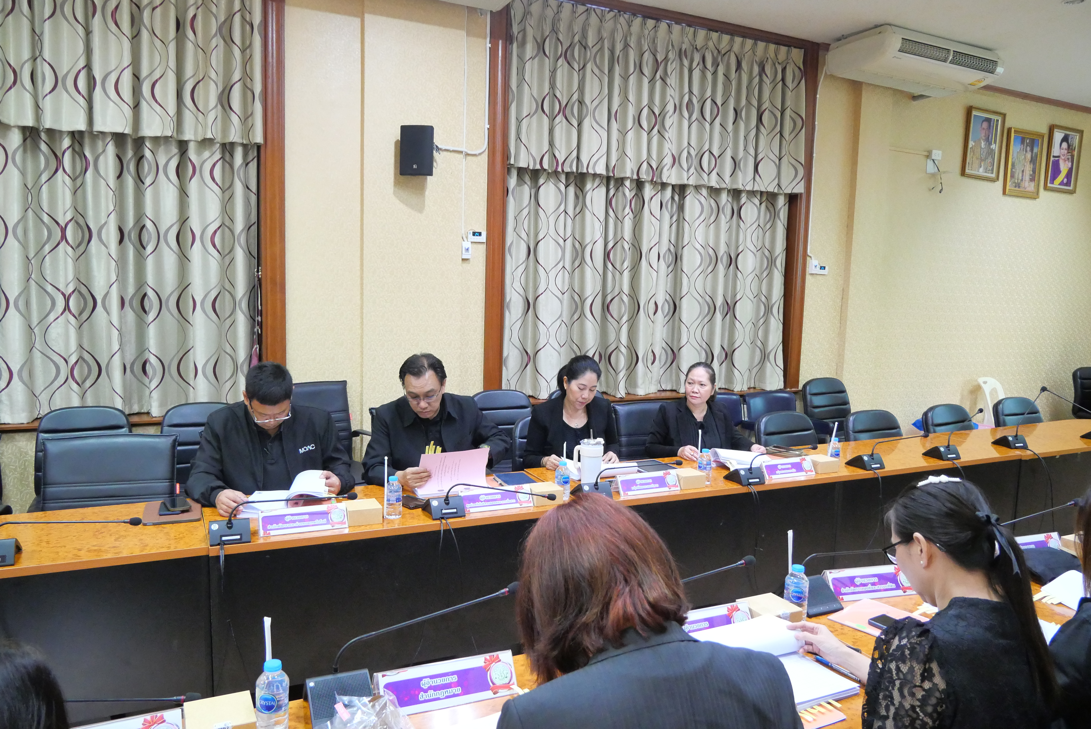 title - ส.ป.ก. ประชุมคณะกรรมการพิจารณาการขอพระราชทานเครื่องราชอิสริยาภรณ์ อันเป็นที่เชิดชูยิ่งช้างเผือก เครื่องราชอิสริยาภรณ์อันมีเกียรติยิ่งมงกุฎไทย และเหรียญจักรพรรดิมาลา ครั้งที่ 1/2569